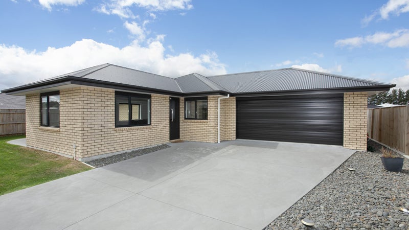 17 Oldfield Lane, Marton, Marton - Carousel 1