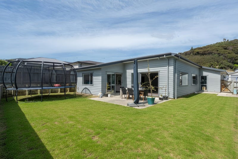 14 Moonsail Drive, Whitby, Porirua - Carousel 1