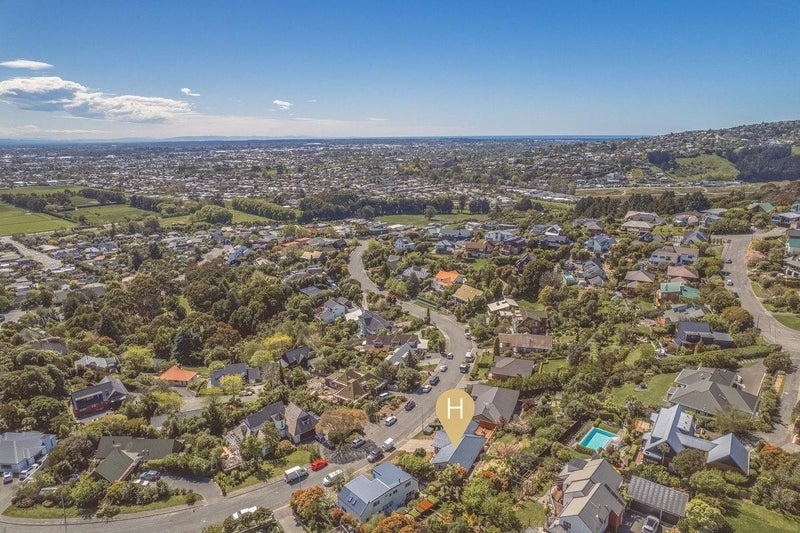 21 Woodside Common, Westmorland, Christchurch - Carousel 26