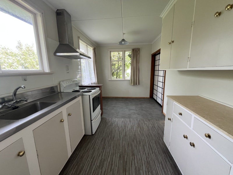 5 Waterloo Crescent, Hokowhitu, Palmerston North - Carousel 2