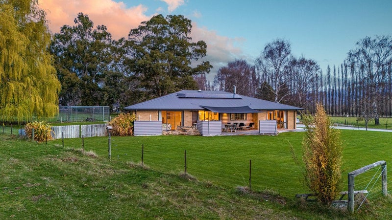22 Young Lane, Clyde, Central Otago, Otago - Carousel 1