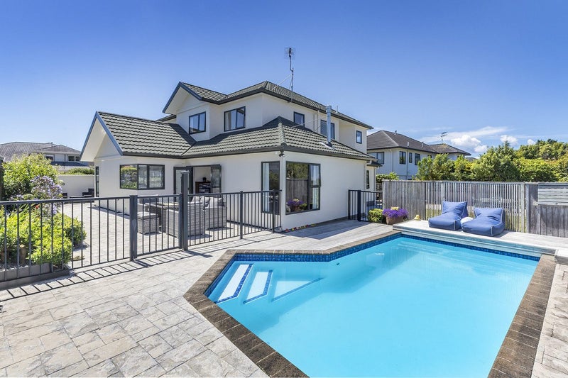 6 Voyager Way, Whitby, Porirua - Carousel 1