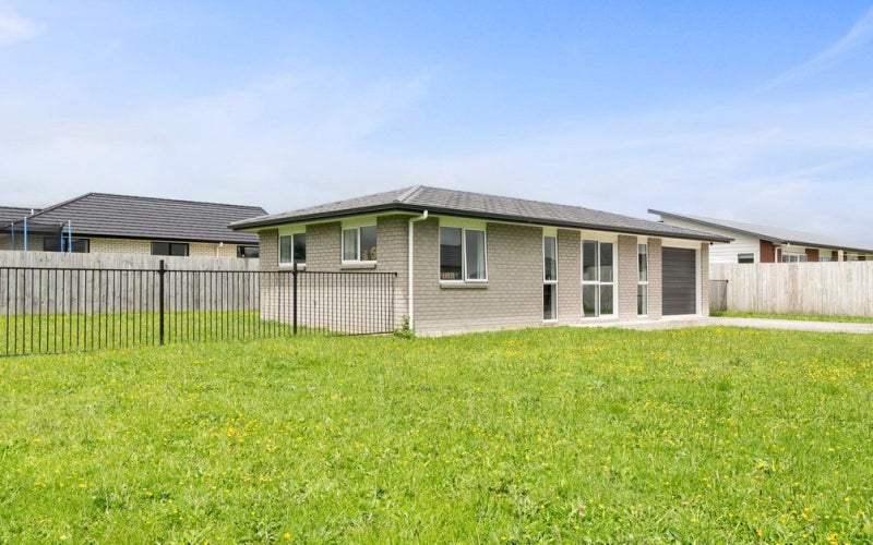 90 Hinemoa Street, Levin, Levin - Carousel 13