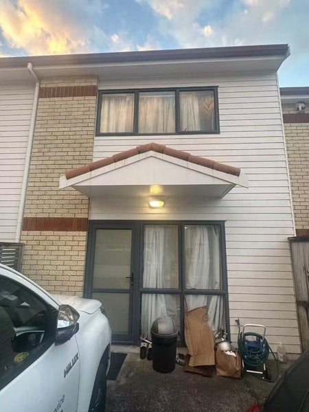 16/3 Ambrico Place, New Lynn, Auckland - Carousel 1