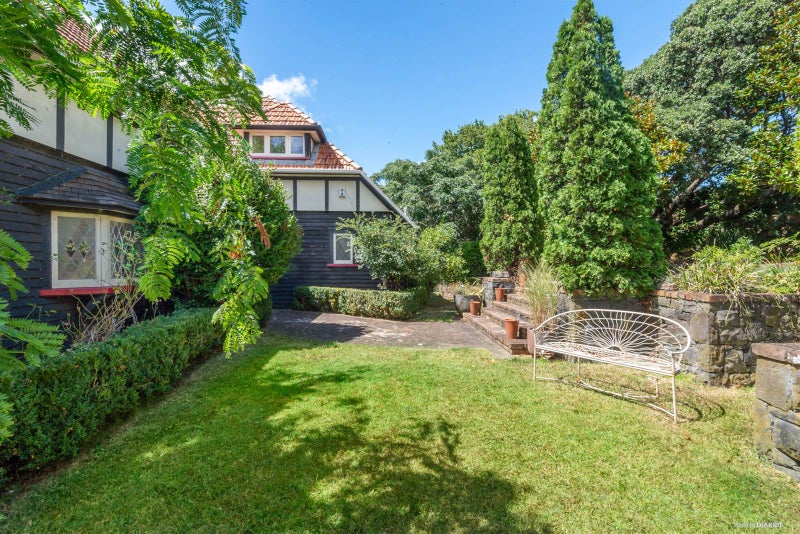 24 Chivalry Road, Glenfield, Auckland - Carousel 2