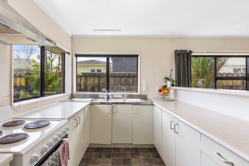 2/1 Laurie Avenue, Papakura, Papakura - Carousel 2