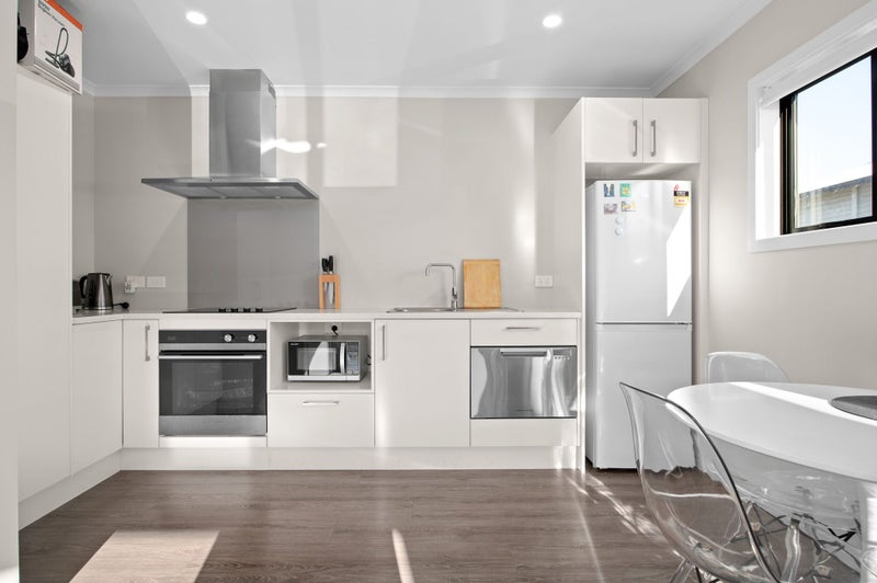 1/17 Vialou Street, Hamilton Central, Hamilton - Carousel 2