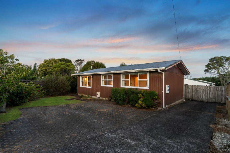 1/25 Tramway Road, Beach Haven, Auckland - Carousel 24