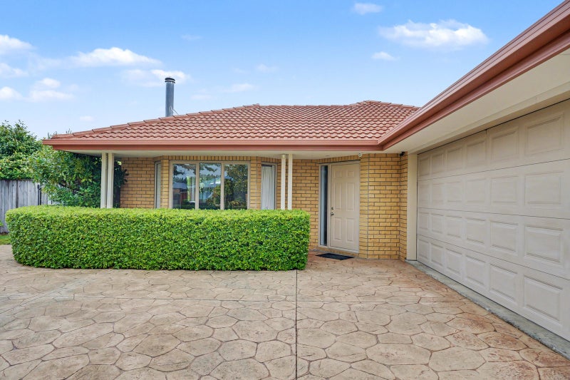 50 Coolspring Way, Redwood, Christchurch - Carousel 1