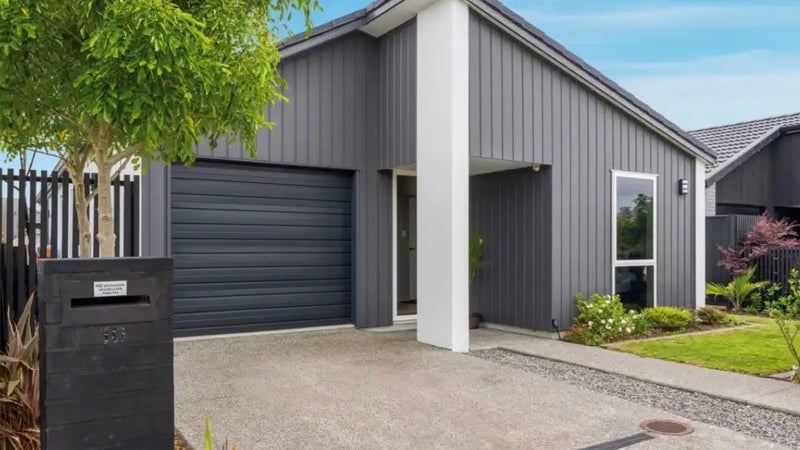 10 Empire Crescent, Papamoa, Papamoa - Carousel 1
