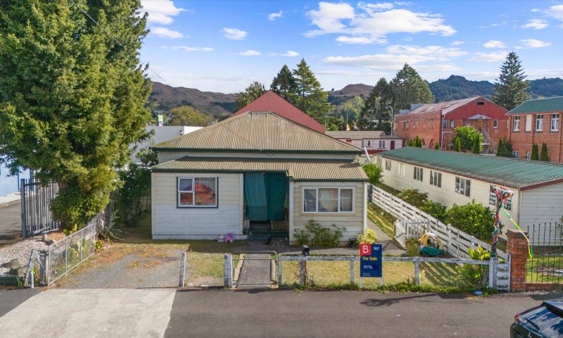 76 Taupiri Street, Te Kuiti - Carousel 1