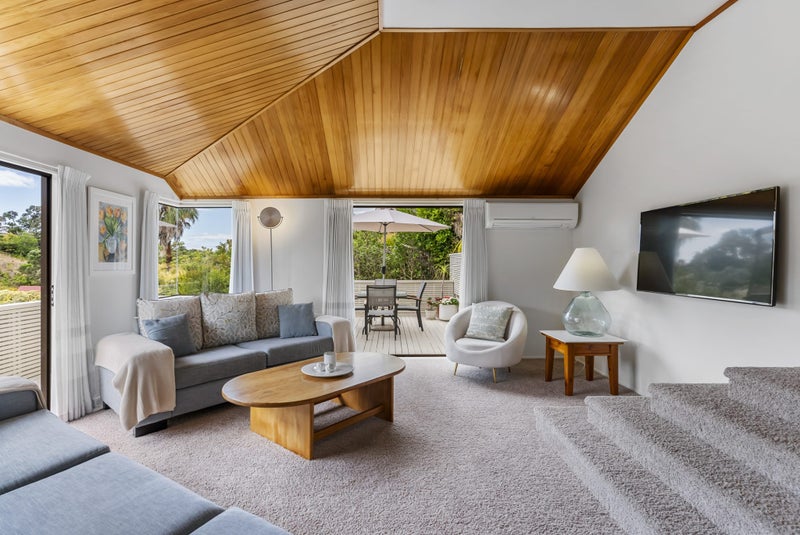 5 Honeysuckle Lane, Mairangi Bay, Auckland - Carousel 1