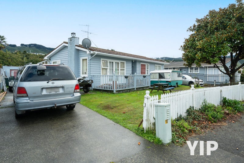 52 Longfellow Street, Trentham, Upper Hutt - Carousel 1