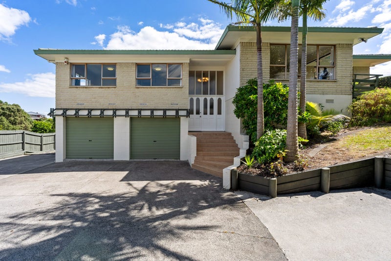 14 Kentigern Close, Pakuranga, Auckland - Carousel 1