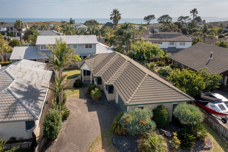 11 Santa Monica Drive, Papamoa Beach, Papamoa - Carousel 1
