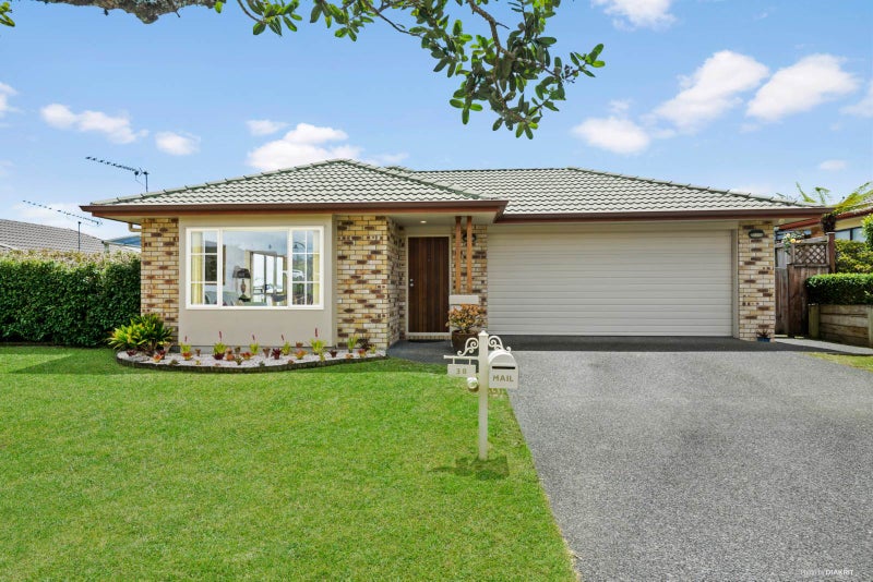 38 Rush Creek Drive, Westgate, Auckland - Carousel 1