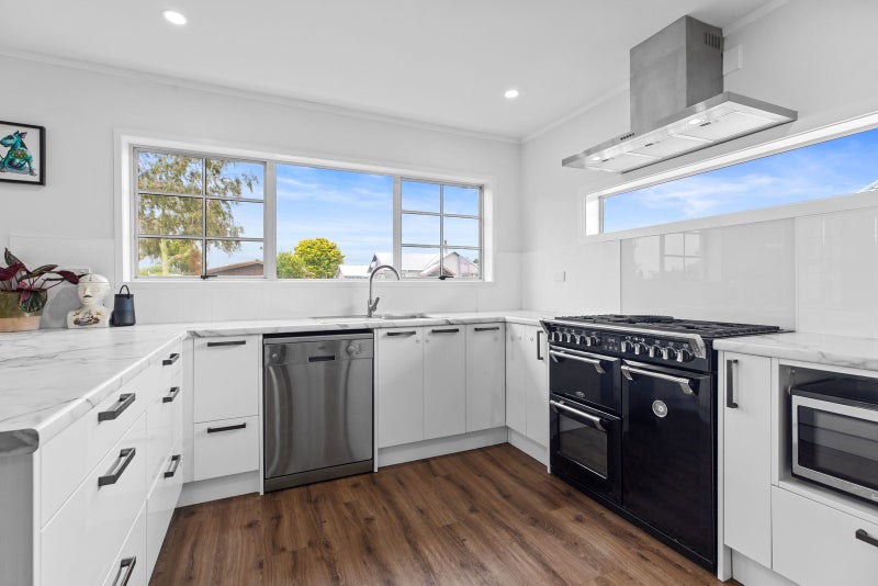 19 ENDEAVOUR Avenue, Welcome Bay, Tauranga - Carousel 2