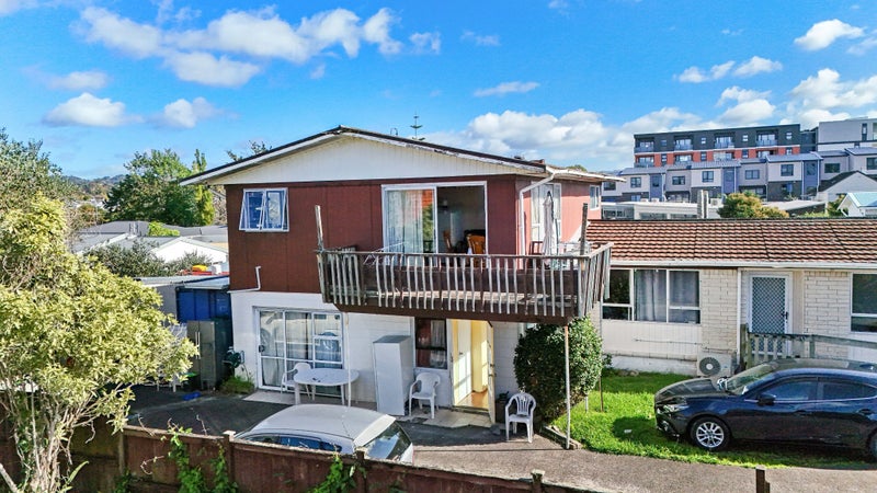 3/3172 Great North Road, New Lynn, Auckland - Carousel 1