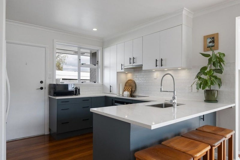 42 Park Road, West End, Palmerston North - Carousel 2