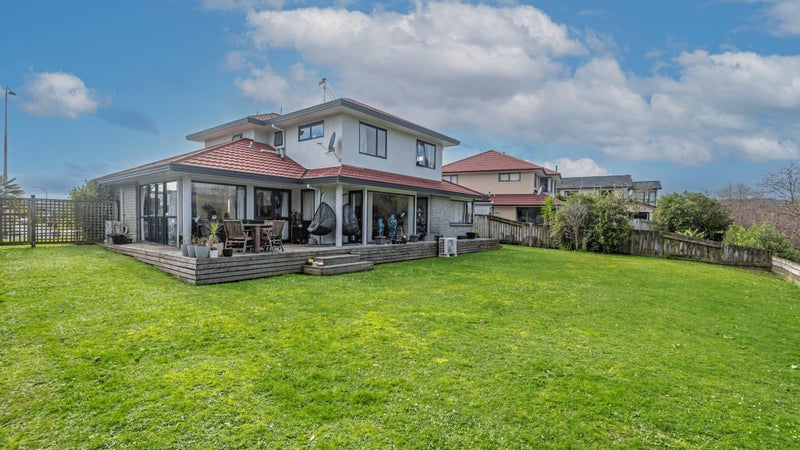 100 Pacific Drive, Fitzherbert, Palmerston North - Carousel 1