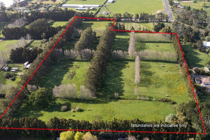 870 Waitakere Road, Kumeū - Carousel 2