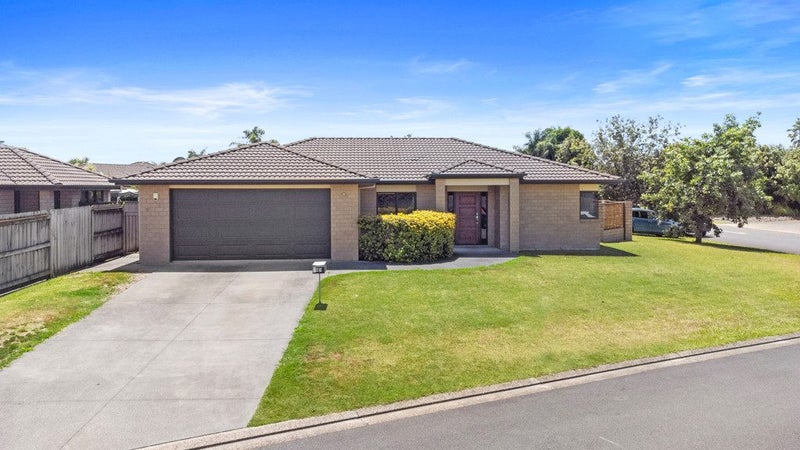 63 Twin Oak Avenue, Papamoa Beach, Papamoa - Carousel 1