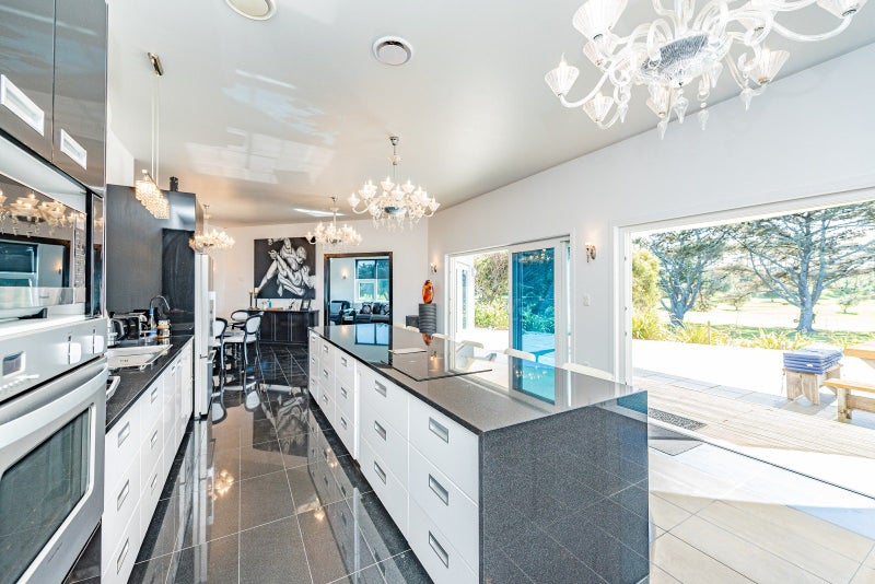 35 Golf Vue Place, Castlecliff, Whanganui - Carousel 2