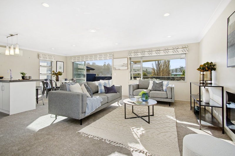 15 Speldhurst Grove, Stokes Valley, Lower Hutt - Carousel 2