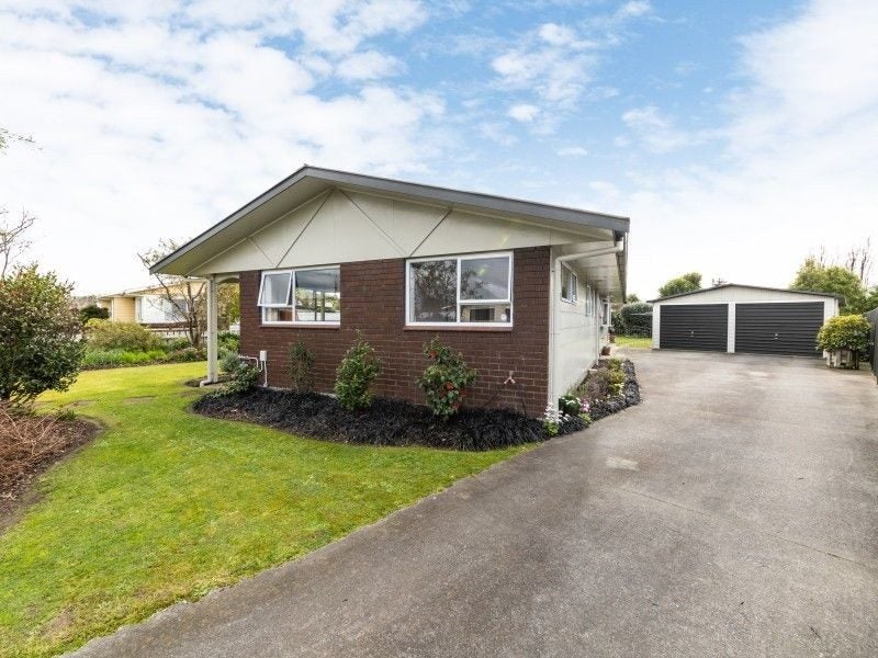 14 Ferndale Place, Feilding, Feilding - Carousel 1
