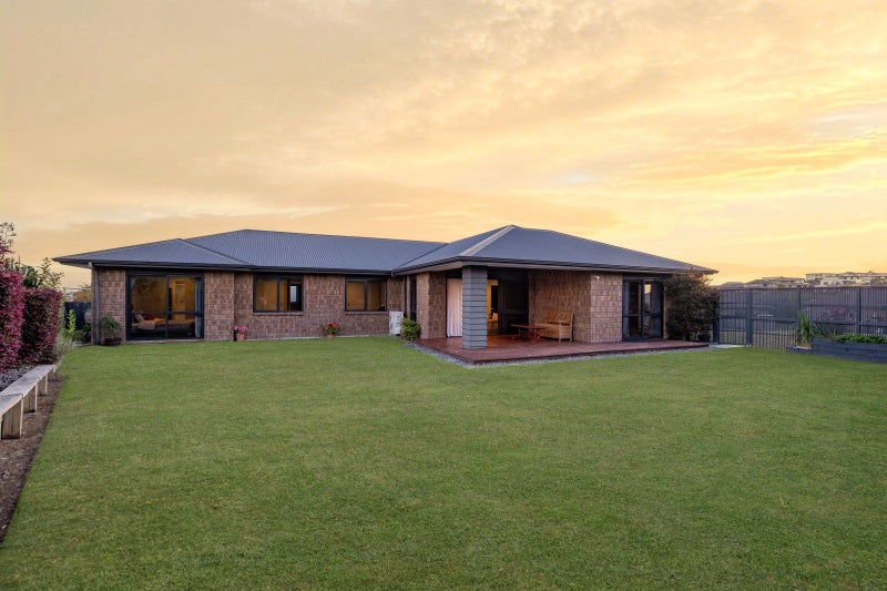 7 Egton Lane, Flagstaff, Hamilton - Carousel 3