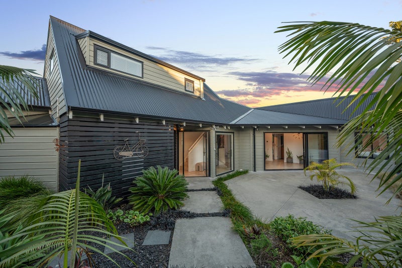 9 Quebec Road, Milford, Auckland - Carousel 1