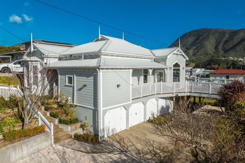 5 Taranaki Street, Picton - Carousel 1