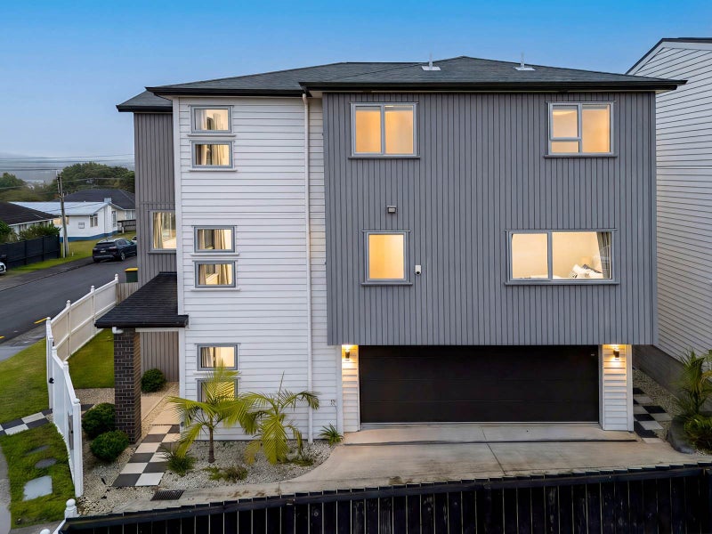 13A Adriatic Avenue, Henderson, Auckland - Carousel 2