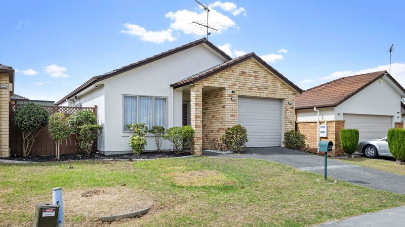 31 Magic Way, Randwick Park, Auckland - Carousel 1