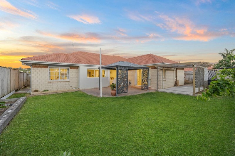 8 William Woods Court, Flat Bush, Auckland - Carousel 2