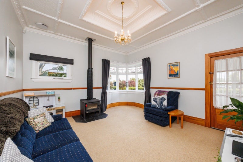 6 Rosalie Terrace, Kelvin Grove, Palmerston North - Carousel 2