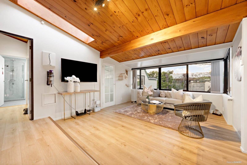 22 Marina View Drive, West Harbour, Auckland - Carousel 1