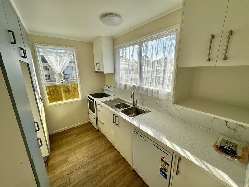 49 Cherry Road, Bucklands Beach, Auckland - Carousel 2