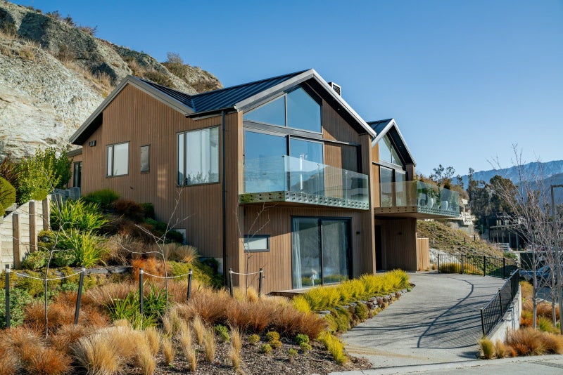 4 Old Homestead Place, Kelvin Heights , Queenstown - Carousel 2