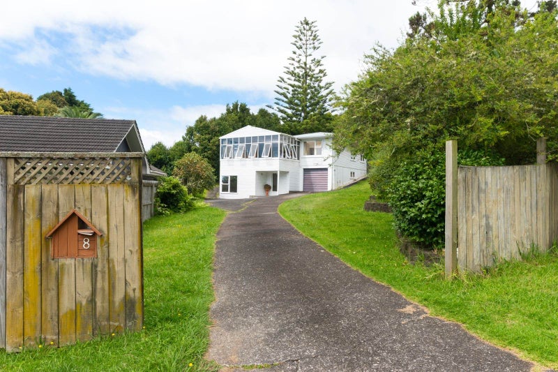 8 Roband Avenue, Glenfield, Auckland - Carousel 2