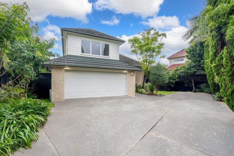2/14 Casabella Court, Northpark, Auckland - Carousel 1