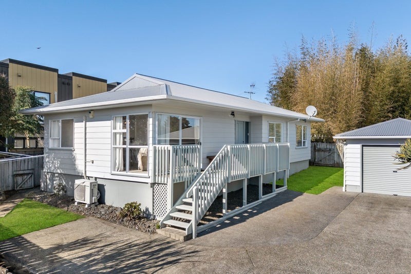 1/30 Vodanovich Road, Te Atatū South, Auckland - Carousel 1