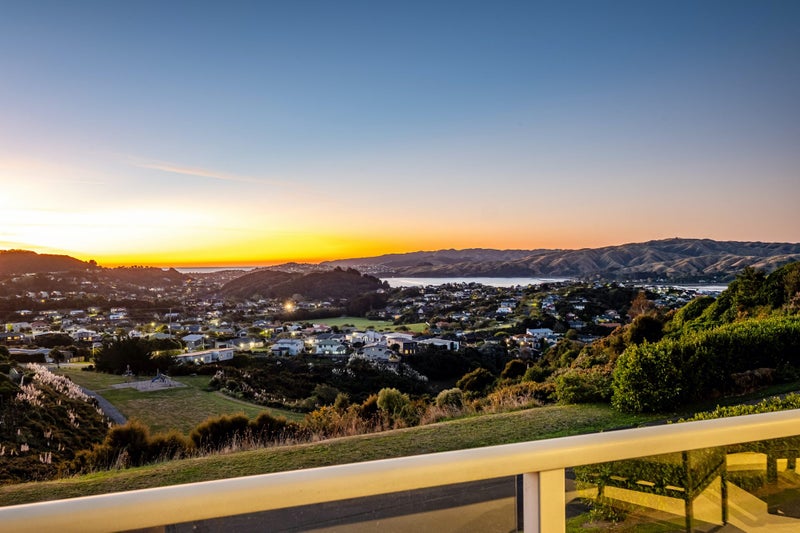 22 Ships Cove, Whitby, Porirua - Carousel 2
