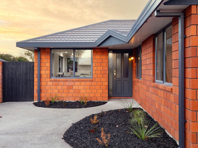 5 Chancery Close, Hamilton East, Hamilton - Carousel 2