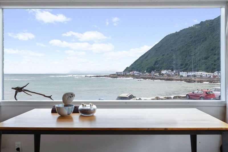 44 Owhiro Bay Parade, Owhiro Bay, Wellington - Carousel 1