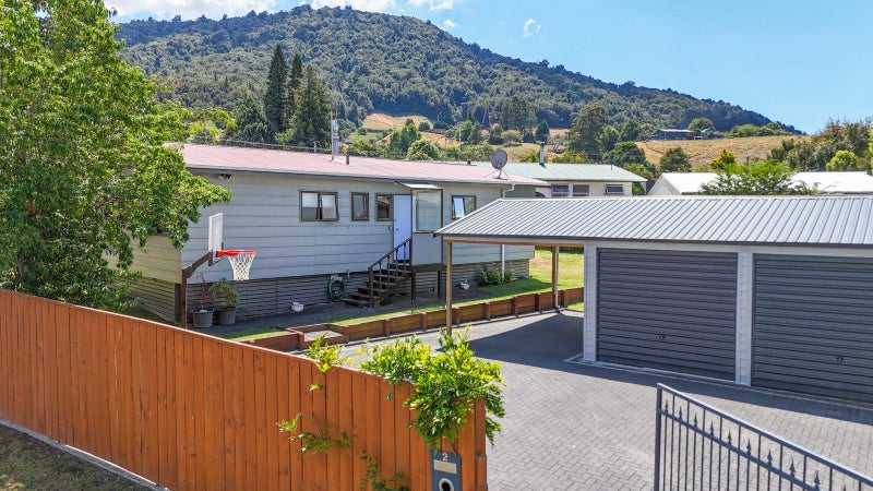 2 Bay Grove, Pukehangi, Rotorua - Carousel 1