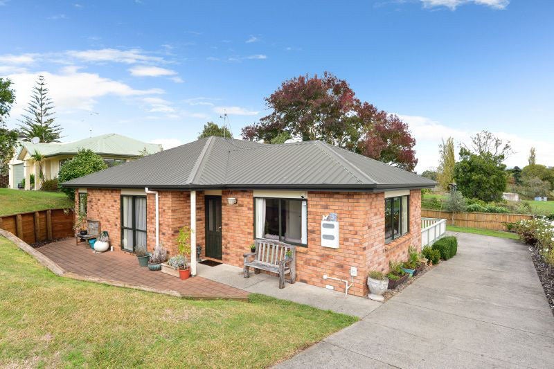 24 Palm Grove Drive, Western Heights, Hamilton - Carousel 2