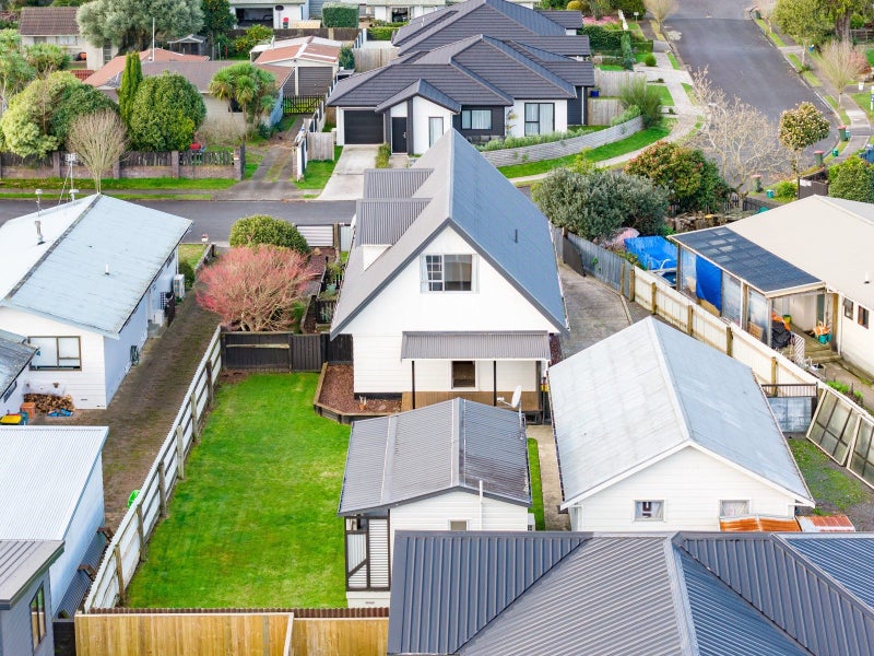6 Camden Place, Pukete, Hamilton - Carousel 3