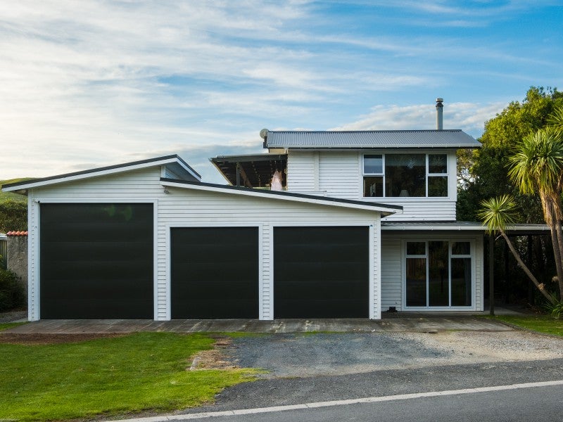 21 Lloyd George Road, Wainui, Gisborne - Carousel 1