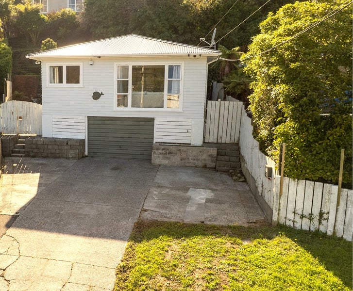 47 Petrie Street, Wainuiomata, Lower Hutt, Wellington - Carousel 1
